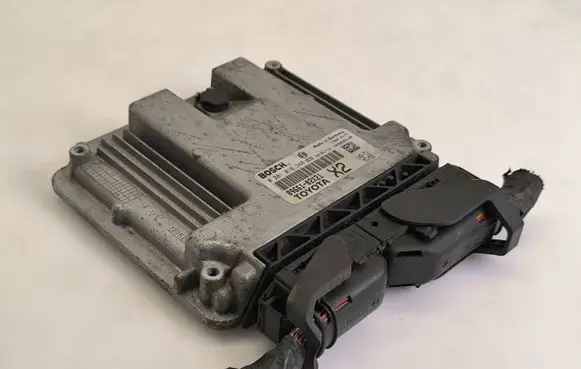 Toyota Auris 150 Engine control unit/module 8966102X21 0281016348 1039S33120