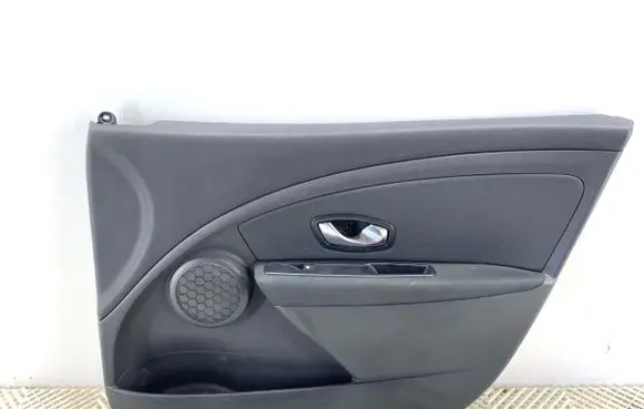 Renault Megane III Front door card panel trim 