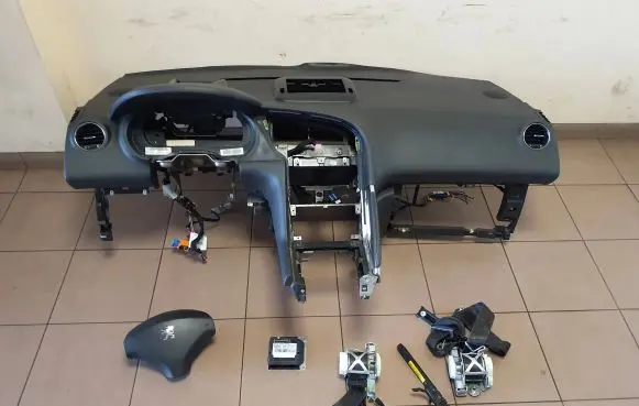 Peugeot 3008 I Dashboard 9684672580 9685481677