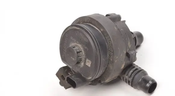 BMW X1 F48 F49 Water pump 8679885