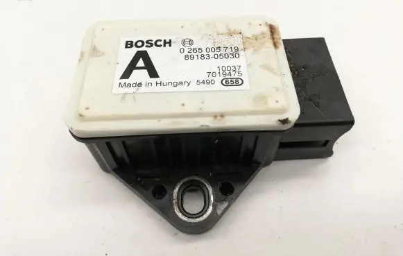 Toyota Avensis T270 ESP acceleration yaw rate sensor 8918305030