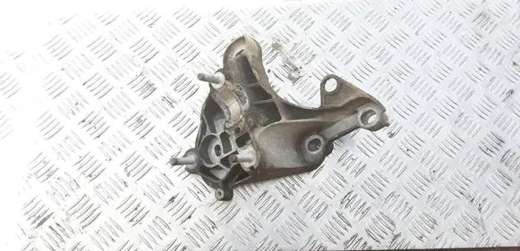 Audi A6 S6 C6 4F Engine mounting bracket 4F0199352J