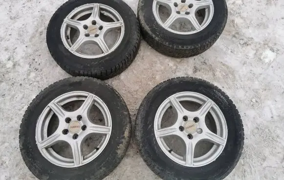 Volkswagen Polo R14 alloy rim 11761435