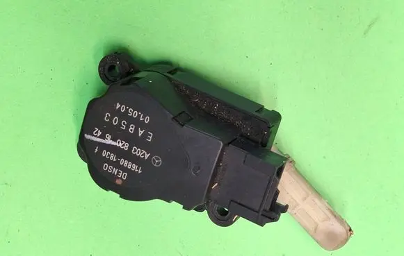Mercedes-Benz ML W163 Air flap motor/actuator 1168801830 EAB503