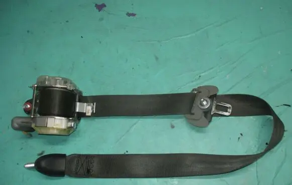 Hyundai Santa Fe Front seatbelt 2B210