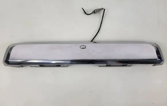Nissan Pathfinder R51 Trunk door license plate light bar 908104X56C