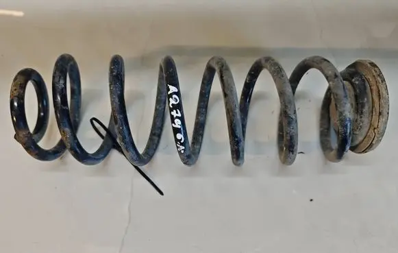 Volkswagen Touran I Rear coil spring