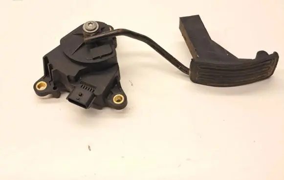 Nissan Qashqai Accelerator throttle pedal 2357A 10583 2357A10583