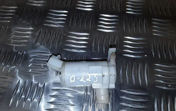 Citroen C4 Cactus Windscreen/windshield washer pump