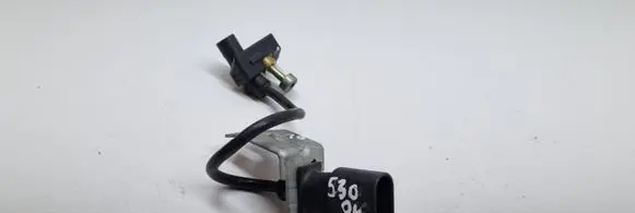 BMW 5 E60 E61 Crankshaft position sensor 0281002477