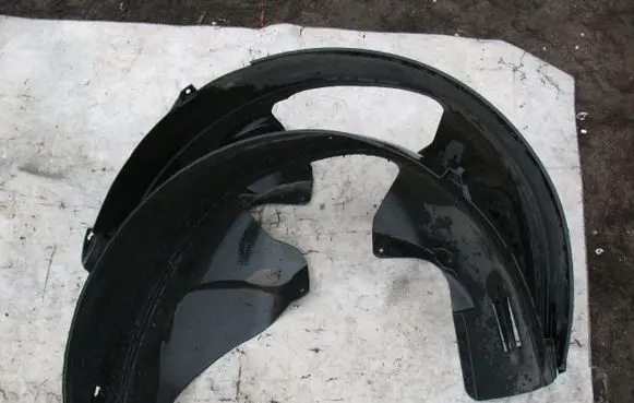 Mercedes-Benz W123 Rear arch fender liner splash guards