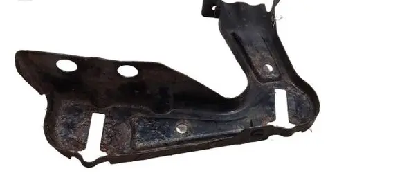 Skoda Octavia Mk2 (1Z) Headlight/headlamp mounting bracket 1Z0805072A