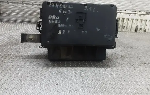 Chrysler 300 - 300C Fuse module