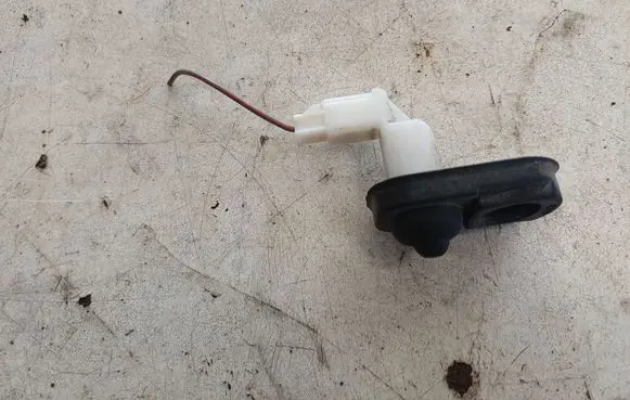 Suzuki Swift I Loading door sensor 