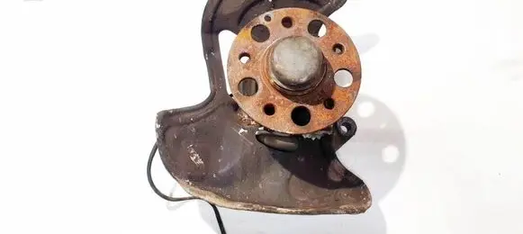 Mercedes-Benz C AMG W204 Front wheel hub 