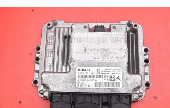 Peugeot 3008 I Engine control unit/module ECU 9665674480