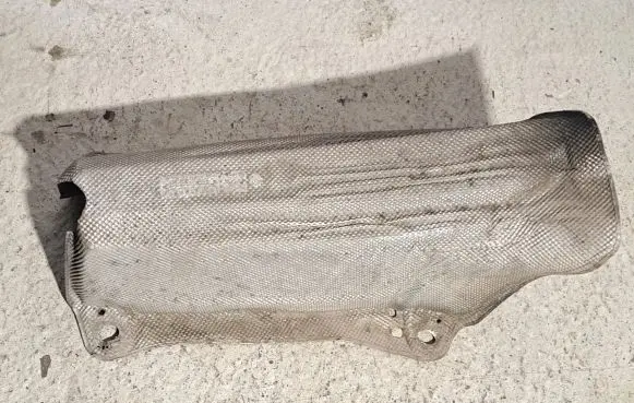 Volvo V70 Exhaust heat shield 8683203