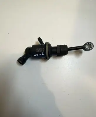 Clutch slave cylinder