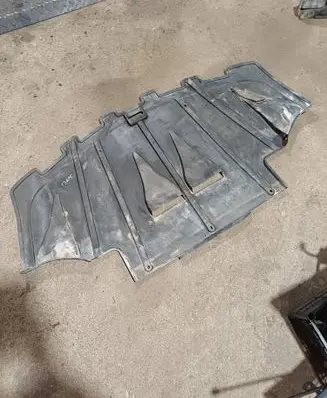 Audi A6 S6 C4 4A Engine splash shield/under tray 4A0863821