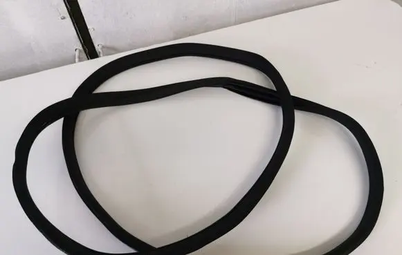 Mercedes-Benz GLS X166 Front door rubber seal A1666970051