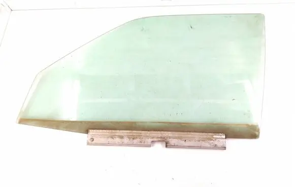 Mercedes-Benz E W124 Front door window glass four-door 1247200318 A1247200318