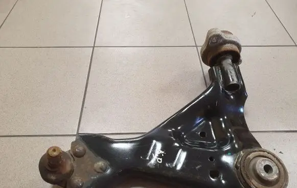 Mercedes-Benz Vito Viano W639 Front lower control arm/wishbone