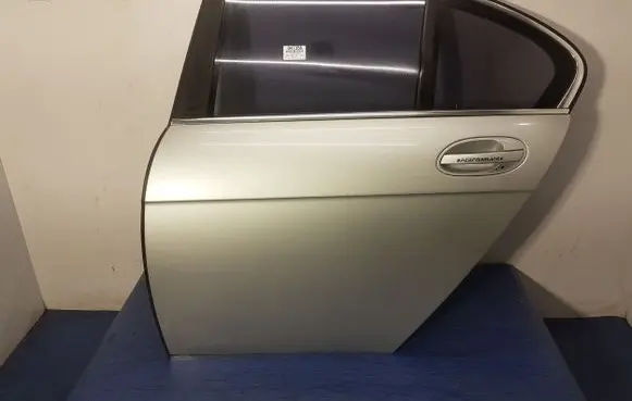 BMW 7 E38 Rear door