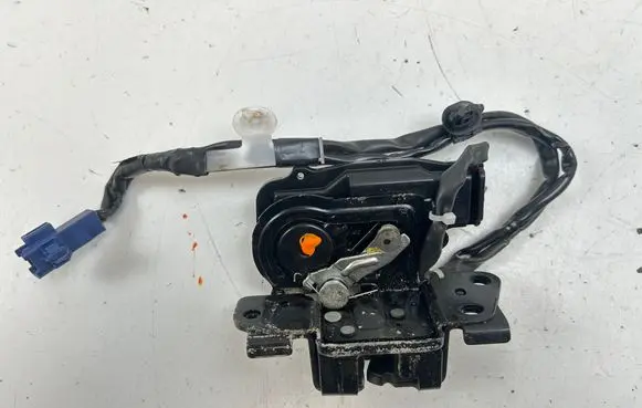 Lexus CT 200H Tailgate/trunk/boot lock/catch/latch 