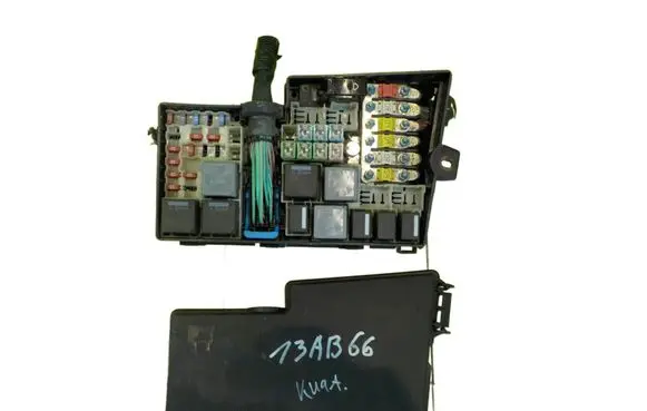 Ford Kuga I Fuse box set 8V4T14K733BAD BEZPIECZNIKOW