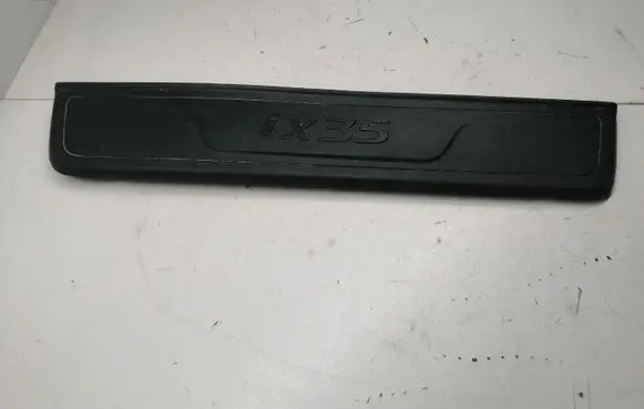 Hyundai ix35 Rear sill trim cover 858732Y100