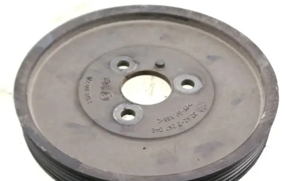BMW 5 E39 Power steering pump pulley 2247046 32422247046