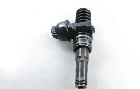 Volkswagen Caddy Fuel injector 0414720232 038130073BR