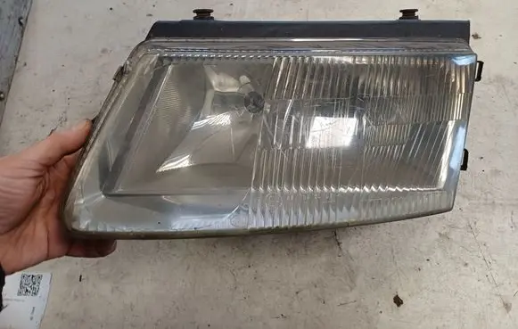Volkswagen PASSAT B5 Headlight/headlamp