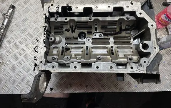 Land Rover Range Rover Sport L494 Oil sump 9H2Q6675BD