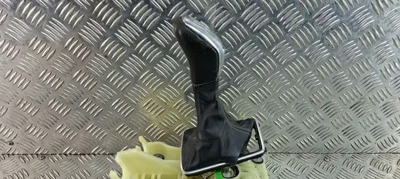 Volvo V40 Gear shifter/selector 