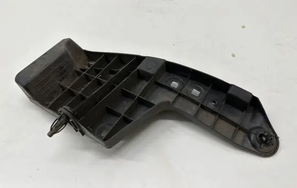 Toyota Camry VIII XV70 Rear bumper mounting bracket 5259233040