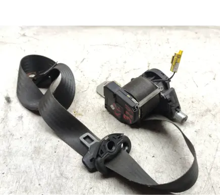 Iveco Daily 35.8 - 9 Front seatbelt 33021172