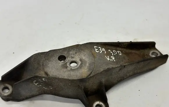 BMW 5 E39 Engine mounting bracket 1096079 22111096079