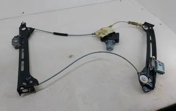 Volkswagen Beetle A5 Front door window regulator with motor 6R0959801AP