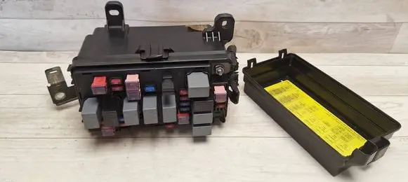 Chevrolet Aveo Fuse box set 96651053 96651053AA