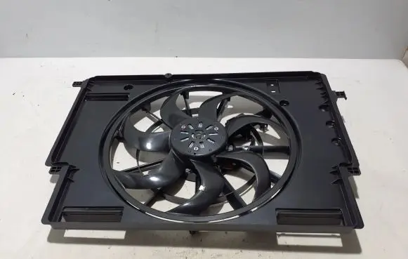 Volvo XC40 Radiator cooling fan shroud 32222109