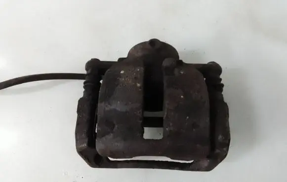 Mercedes-Benz B W245 Front brake caliper