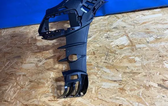 Mercedes-Benz GLE W167 Front bumper mounting bracket A1678850110