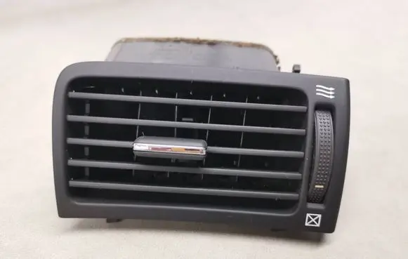 Toyota Avensis T250 Dashboard side air vent grill/cover trim