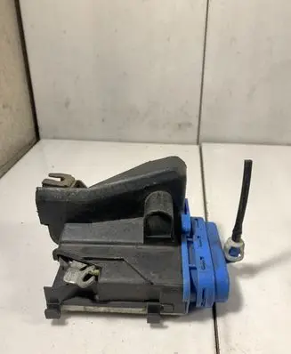 Audi A6 S6 C4 4A Rear door lock 4A0839015D