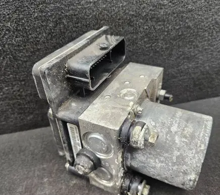 Audi A6 S6 C6 4F ABS Pump 4F0910517AK 4F0614517AT