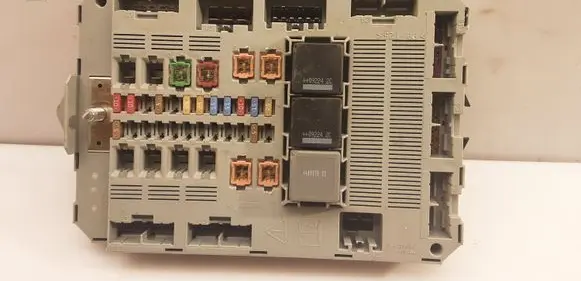 Jaguar XF X250 Fuse module 9X2314D628AC