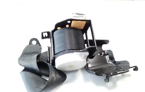 Mazda 3 II Front seatbelt MAZDAT89506T