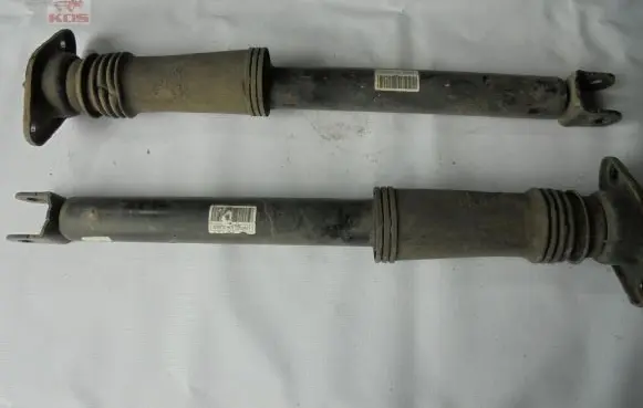 KIA Sportage Rear shock absorber/damper 55300-3U800