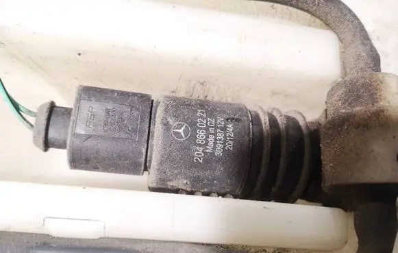 Mitsubishi Colt Windscreen/windshield washer pump 2048660221